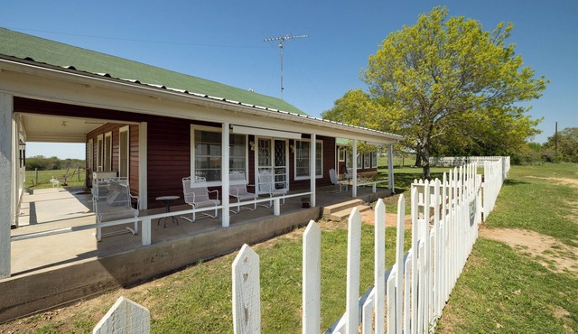 Stay on a 350-acre Cattle Ranch! Brazos River! Tubing! Petting zoo!