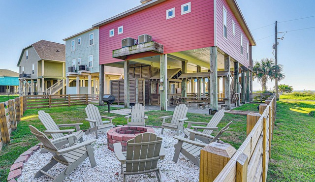 Steps to Crystal Beach: Gem w/Ocean-View Deck!