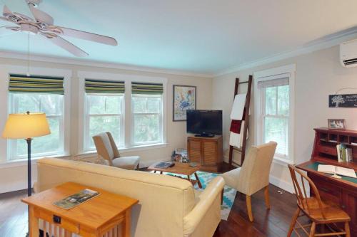 Steps to Riverfront: Dtwn Bluffton Studio! in Bluffton