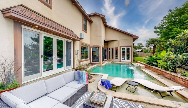 Stillwaters Paradise Resort-Style Pool & Jacuzzi