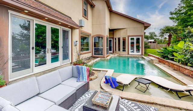 Stillwaters Paradise Resort-Style Pool & Jacuzzi