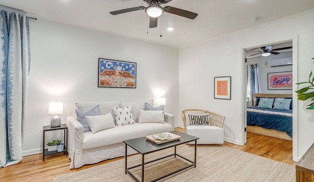 Studio Near 7th Street & Dickies Arena