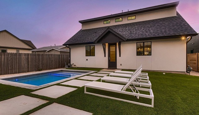 Stunning home with pool, walking distance to the square