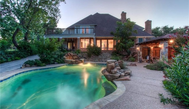 Stunning Lake House W/Amazing Pool And Beautiful Boat Dock To Fish And Swim