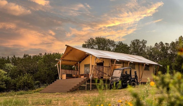 Stunning Safari Tent with Great Sights in San Saba, Texas