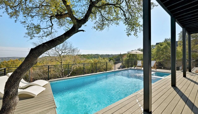 Stunning View Villa with a Pool & Basketball court