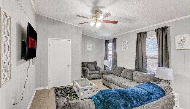 Stylish 4 bedroom home in Groves