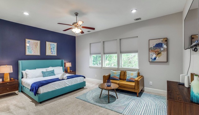 Stylish 5bed-4bath - Gated, King Beds, 3500 sq ft - 5 Min to Downtown