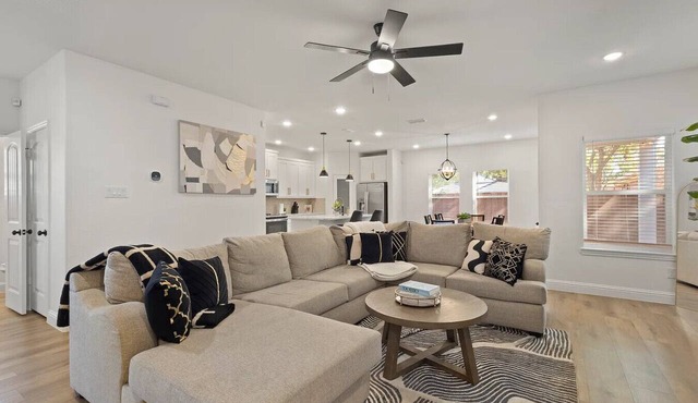 Stylish Dallas home minutes from Trinity Groves