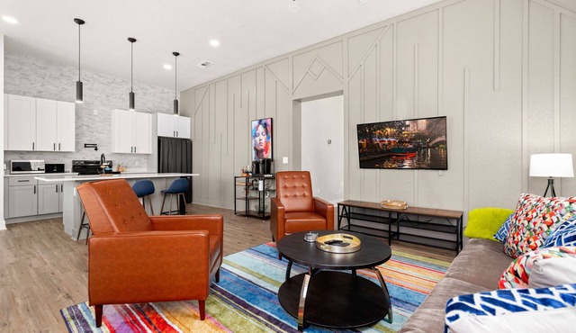 Stylish Home Nr DT, Alamo, River Walk | Games WiFi