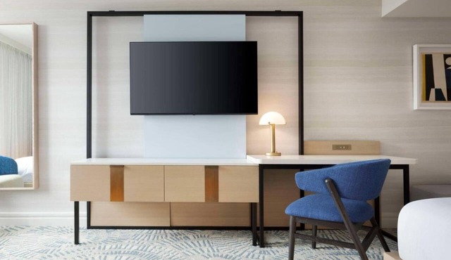 Stylish Unit w/Outdoor Pool by Bush Presidential Center