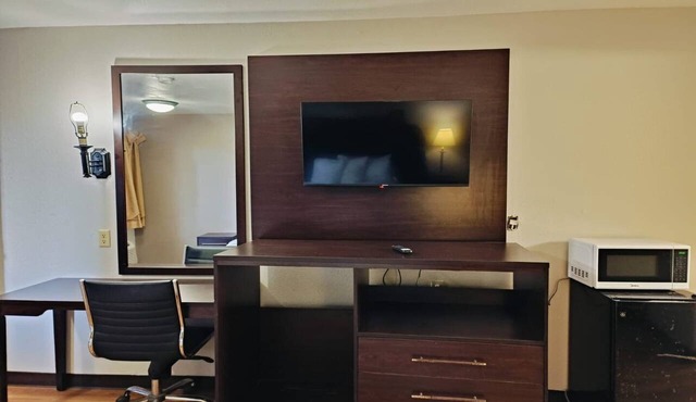 Suite - King Bed Non - Smoking