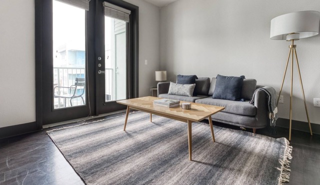 Sunny East Austin 1BR w/ Pool, Gym & W/D, nr restaurants, by Blueground
