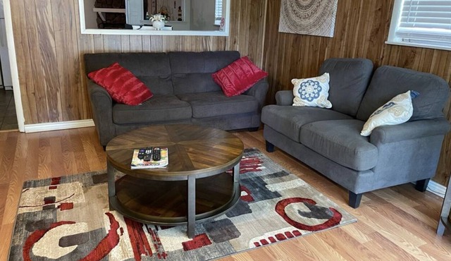 Sunrise Cozy House -Clean ,Private ,Peaceful- 5 min from the airport , UAMS