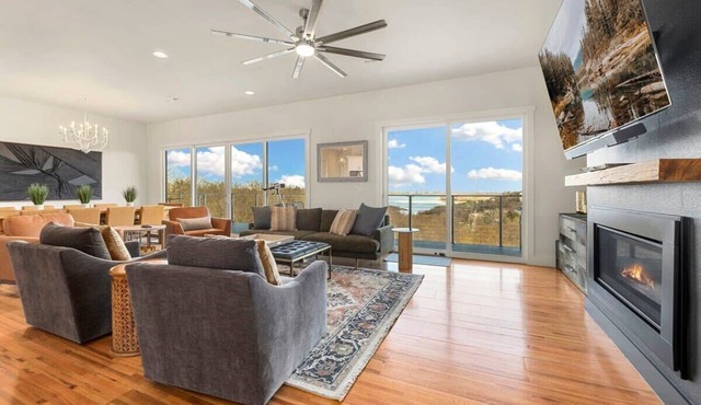 Sunrise Glory - Perfect Patio & Views - Sleeps 15