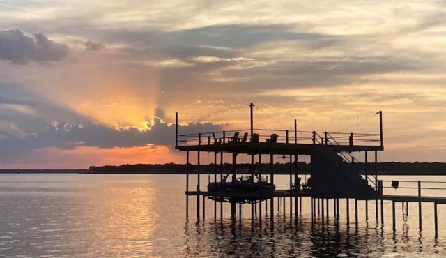 Sunsets on Cedar Creek Lake - Fantastic Lot with incredible lake access & views!