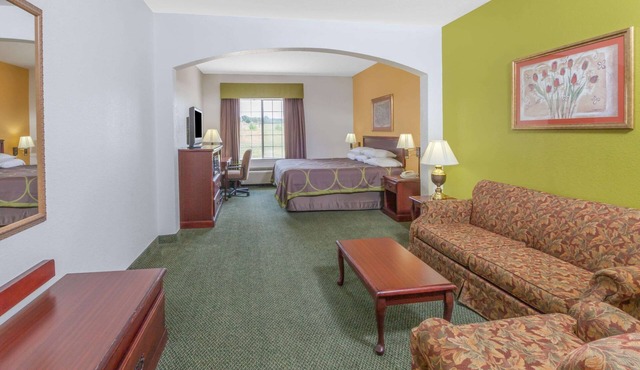 Super 8 by Wyndham Hillsboro TX