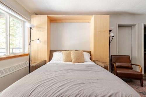 Super-Efficient Studio with Full Kitchen Balcony & Smart Sleeping Options in Kirkwood