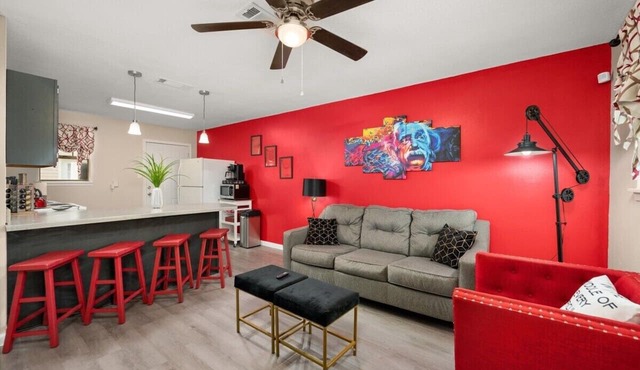 Team Ready King Bed 3 TVs Kitchen Parking W/D