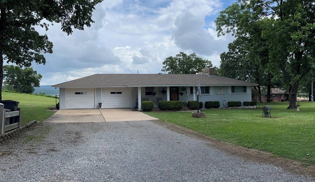 Tenkiller Bluff House