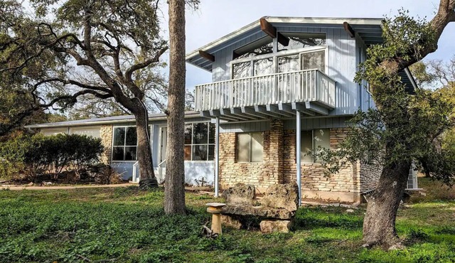 Terrific 5-bedroom Hill Country Retreat in Austin