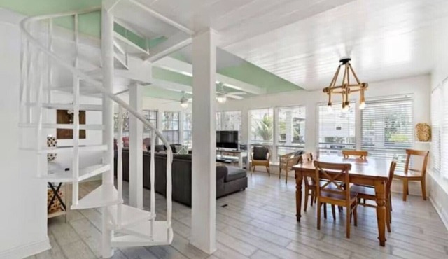 Texas vacation home with huge yard and pool, close to beach