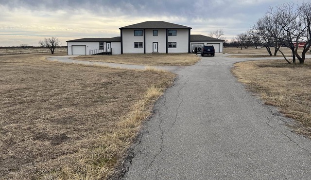 Texoma Bison Ranch at Wichita Mountains-sleeps 21 in Comanche County