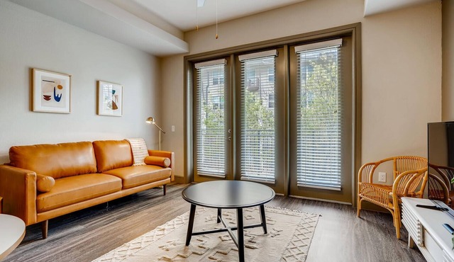 The Bindel: Domain, Amazing Location! Highly Walkable + Pet Friendly