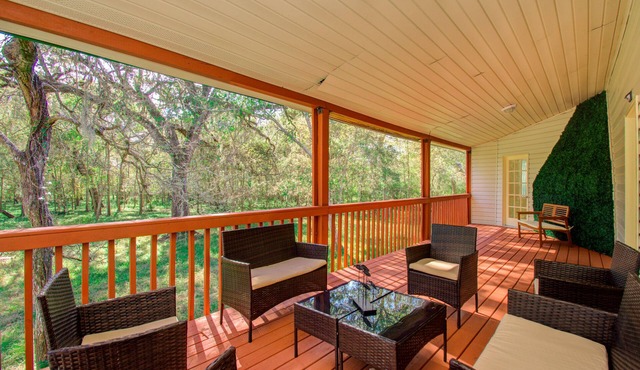 The DeerLand Estate est 1985 - Houston Getaway Ranch