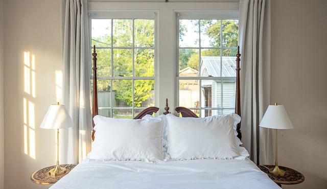 The Garden District Cottage - minutes from LSU and many of BR’s top restaurants