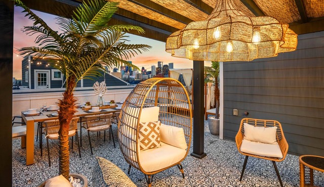The Green Haus: Luxxe Cabana Rooftop Retreat