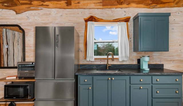 The Hendo - Cabin #1 - Studio Style