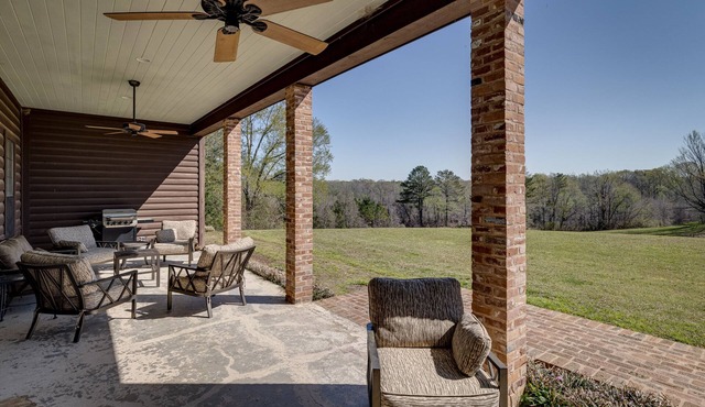 The Lodge- Everyone can sleep under one roof! 10 min to Ruston
