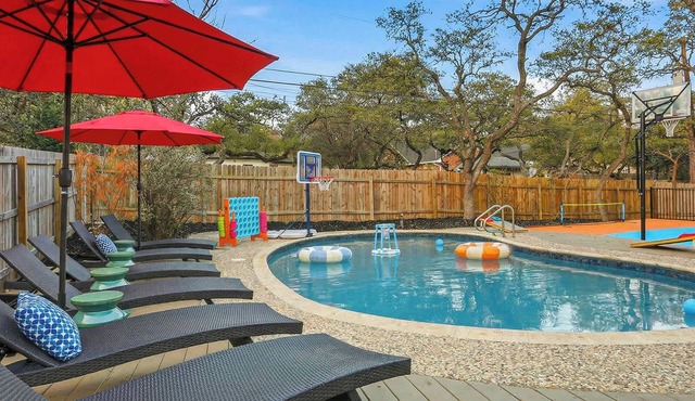 The Lone Star Luxe - Pool - Hot Tub - Sport Court