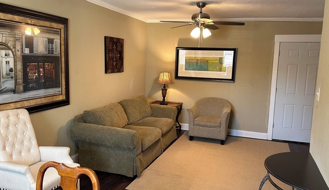 The Monroe: 2-bedroom townhome. Walk to LSU