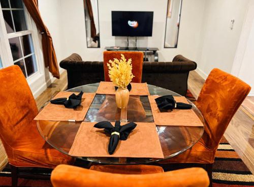 The Sabine River Retreat - The Black Collection