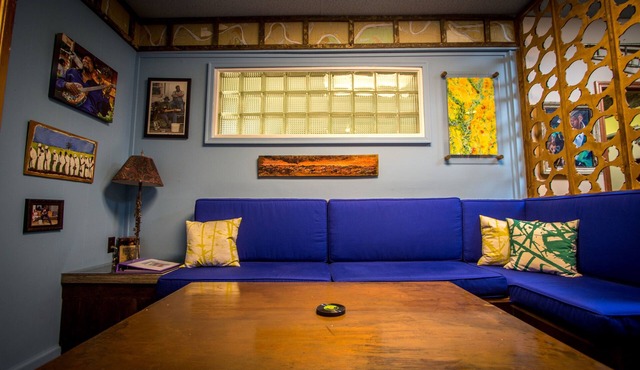 The Squeeze Box : Rated #1 in 5 Stars ★ ★ ★ ★ by our guests