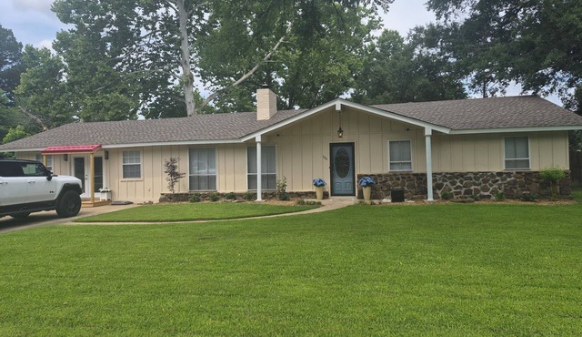 The sunset is Charming 3-bedroom house with AC in wonderful Jacksonville