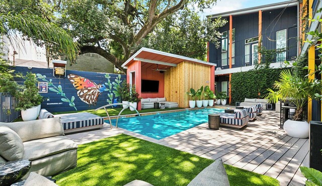 The Syd | Mardi Gras Magic | Heated Pool & Oasis