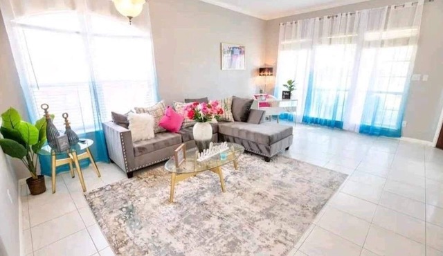 Theme Rooms w/Pool & HotTub & Fire Place