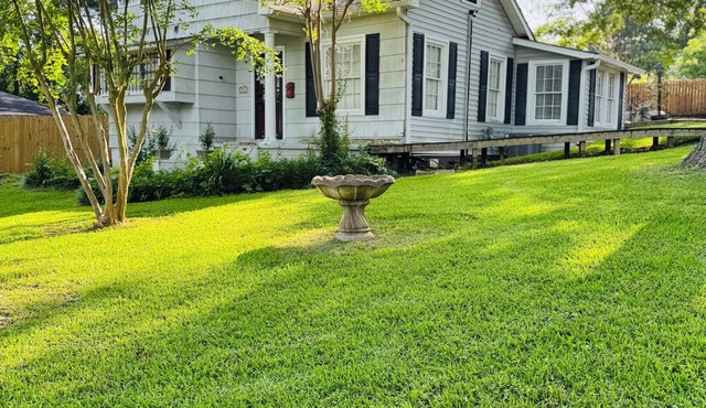 This Charming Cottage home located in Historic Downtown Natchitoches.