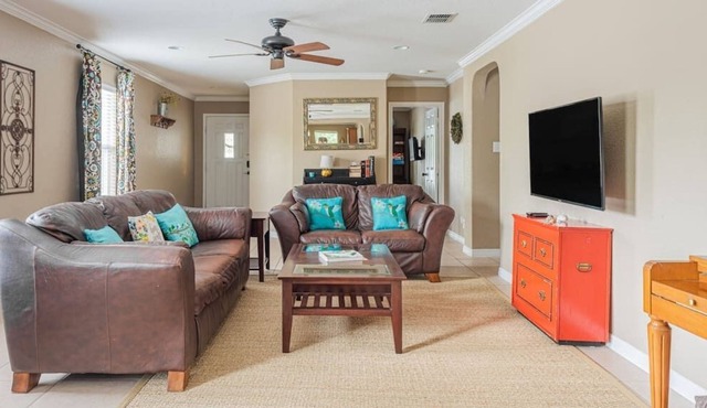This house is a 3 bedroom(s), 2 bathrooms, located in Boerne, TX.