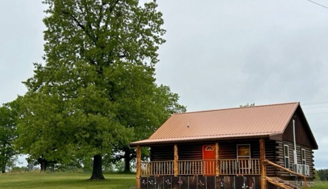 Three Oaks Cabin - A Log Cabin Just 3 Miles East of Jasper on Hwy 74E in Jasper
