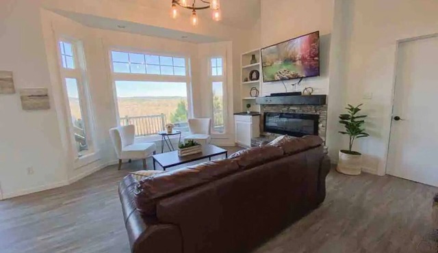 Tranquil, 3BR, entertaining, Mountain Home