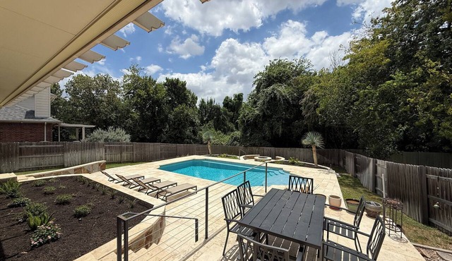 Tranquil 4-Bedroom - Private Pool & Greenbelt Views – Comfortable Family Escape
