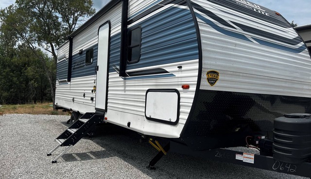Travel Trailer With a Lake View: Your Cozy Escape Awaits!