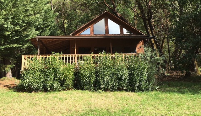 Trinity River Cabin, Peaceful retreat in nature, Swim, Fish, Raft. Willow Creek in Willow Creek