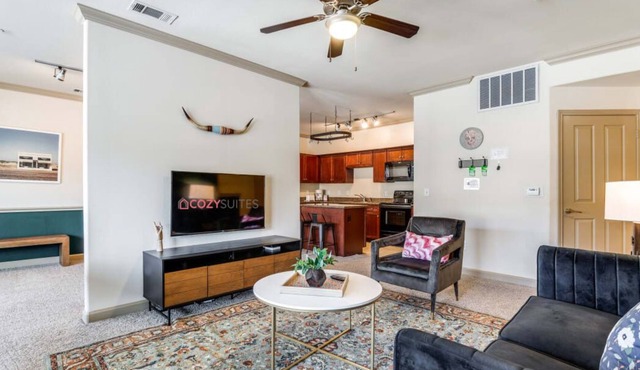 TWO CozySuites Apartment w/ Soaring Mountain View