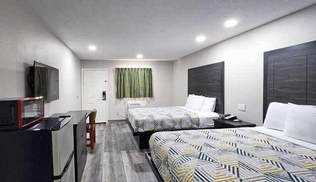 Two Queen Beds Non Smoking Room at Scottish Inns and Suites!