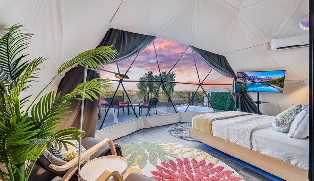 Unique & Plush Eco-Glamping Resort in TX Hill country!